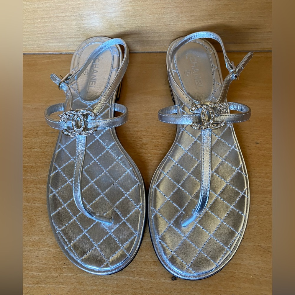 ❌sold❌New in Box Chanel silver Thong sandals 36 crystal CC